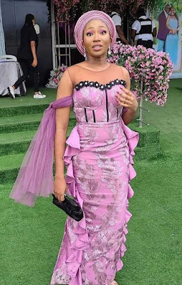 40+ Pink/Peach Asoebi Styles with Lace - Claraito's Blog